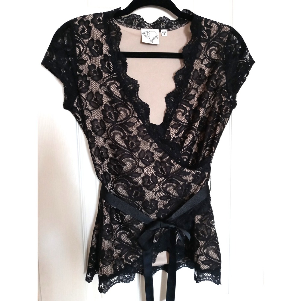 Janet Chung Women's Black Floral Lace Scalloped Neckline w/ribbon Blouse Size S